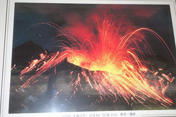 お土産屋さんにあった噴火時の写真